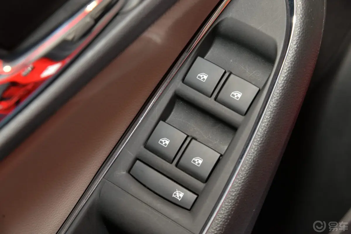 科鲁兹三厢 1.4T 自动豪华版车窗升降键