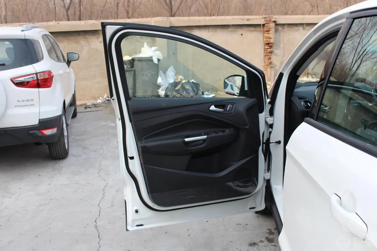 翼虎1.5 GTDi 自动 两驱 舒适型驾驶员侧车门内门板
