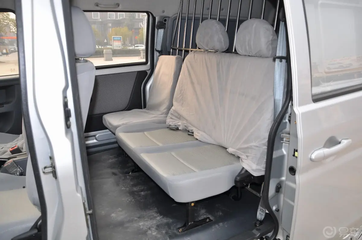 金杯小海狮X301.3L 手动 厢式后排座椅