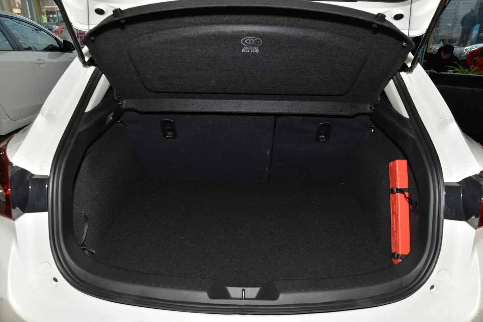 马自达3 昂克赛拉两厢 1.5L 自动 豪华型行李箱空间