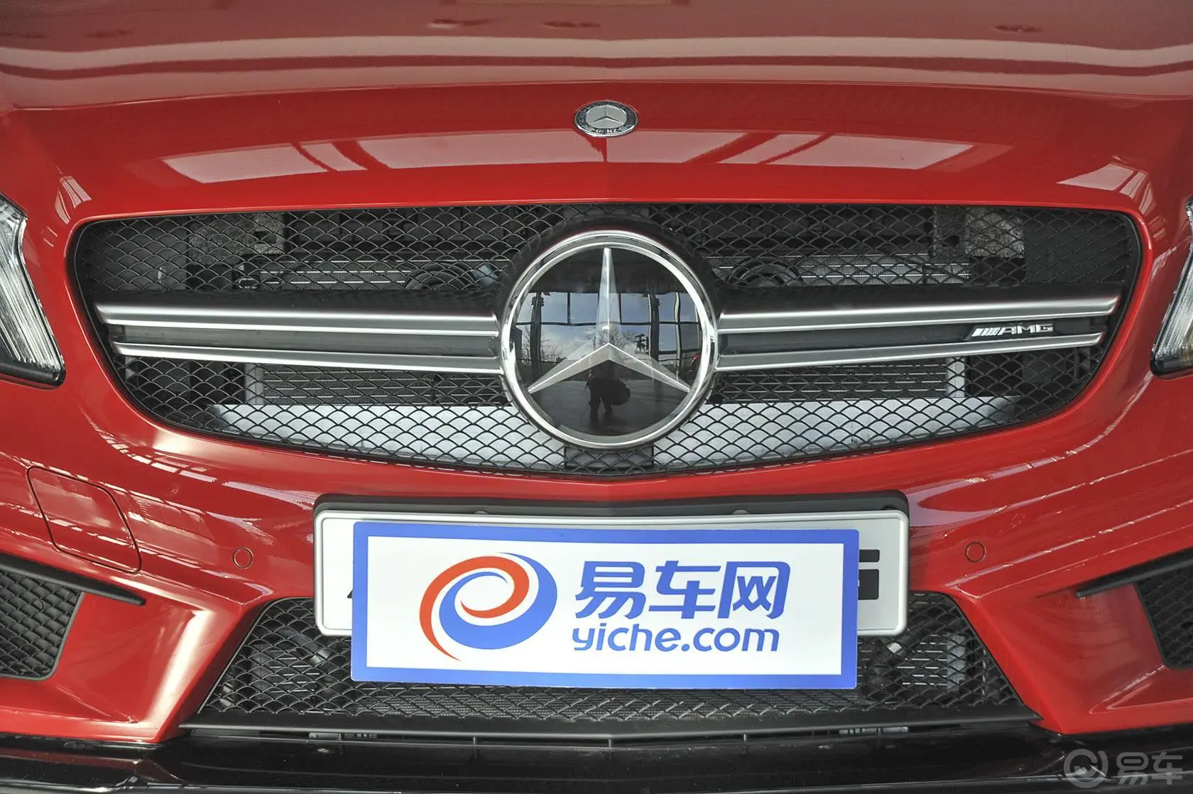 奔驰A级 AMG(进口)A45 AMG 4MATIC前格栅侧俯拍