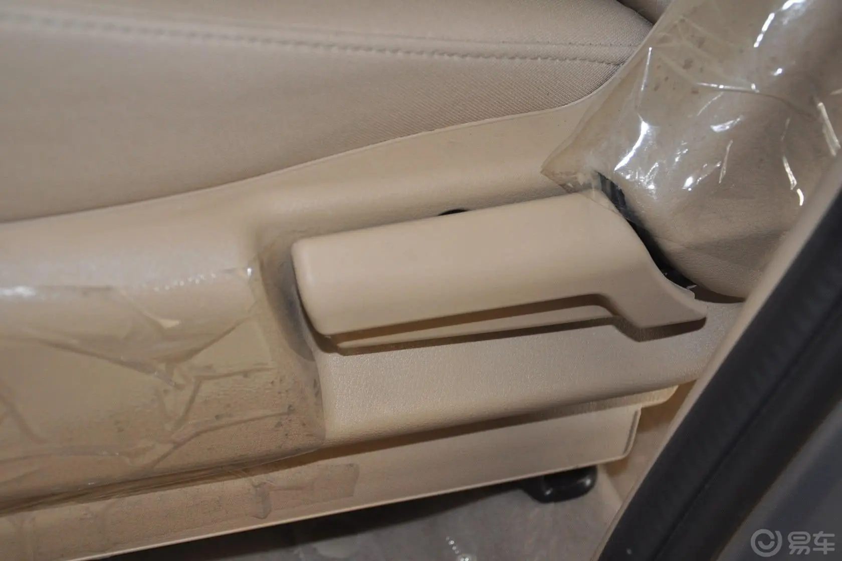欧诺S1.5L 手动 精英版座椅调节键