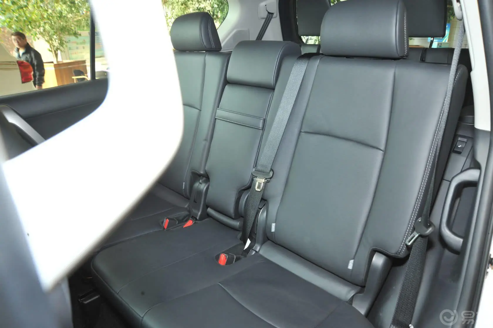 普拉多4.0L V6 TX-L NAVI后排座椅