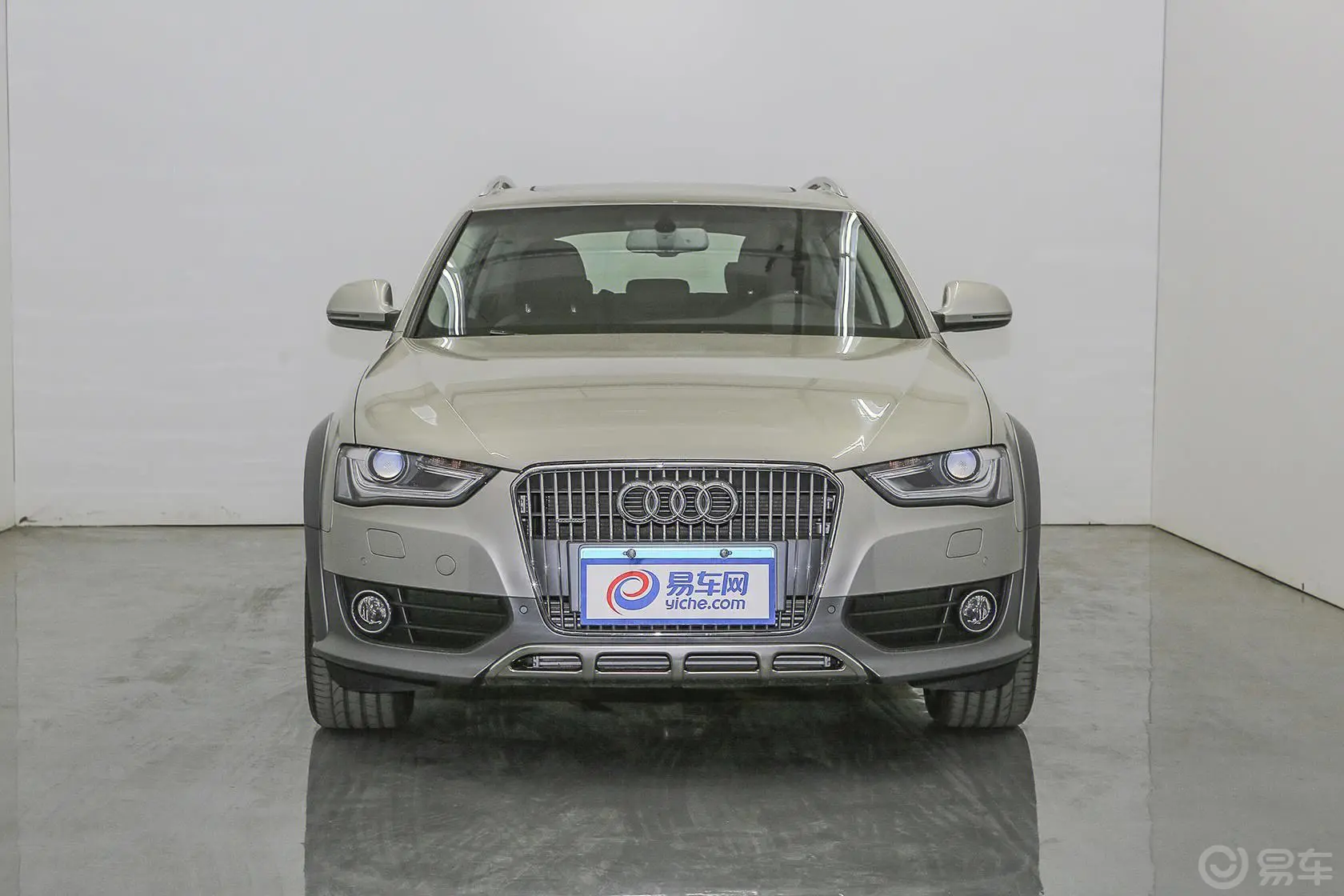 奥迪A4(进口)40TFSI allroad quattro plus正前水平