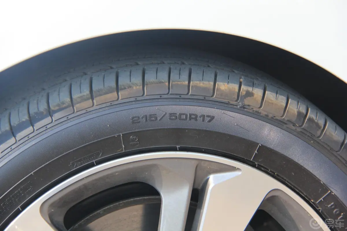 标致308S1.6T 手自一体 睿驰版轮胎规格