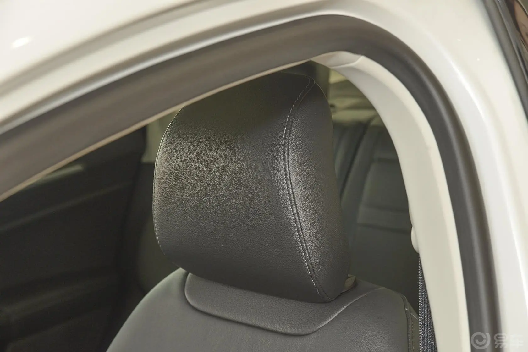蒙迪欧1.5T 自动 GTDi180 时尚型驾驶员头枕