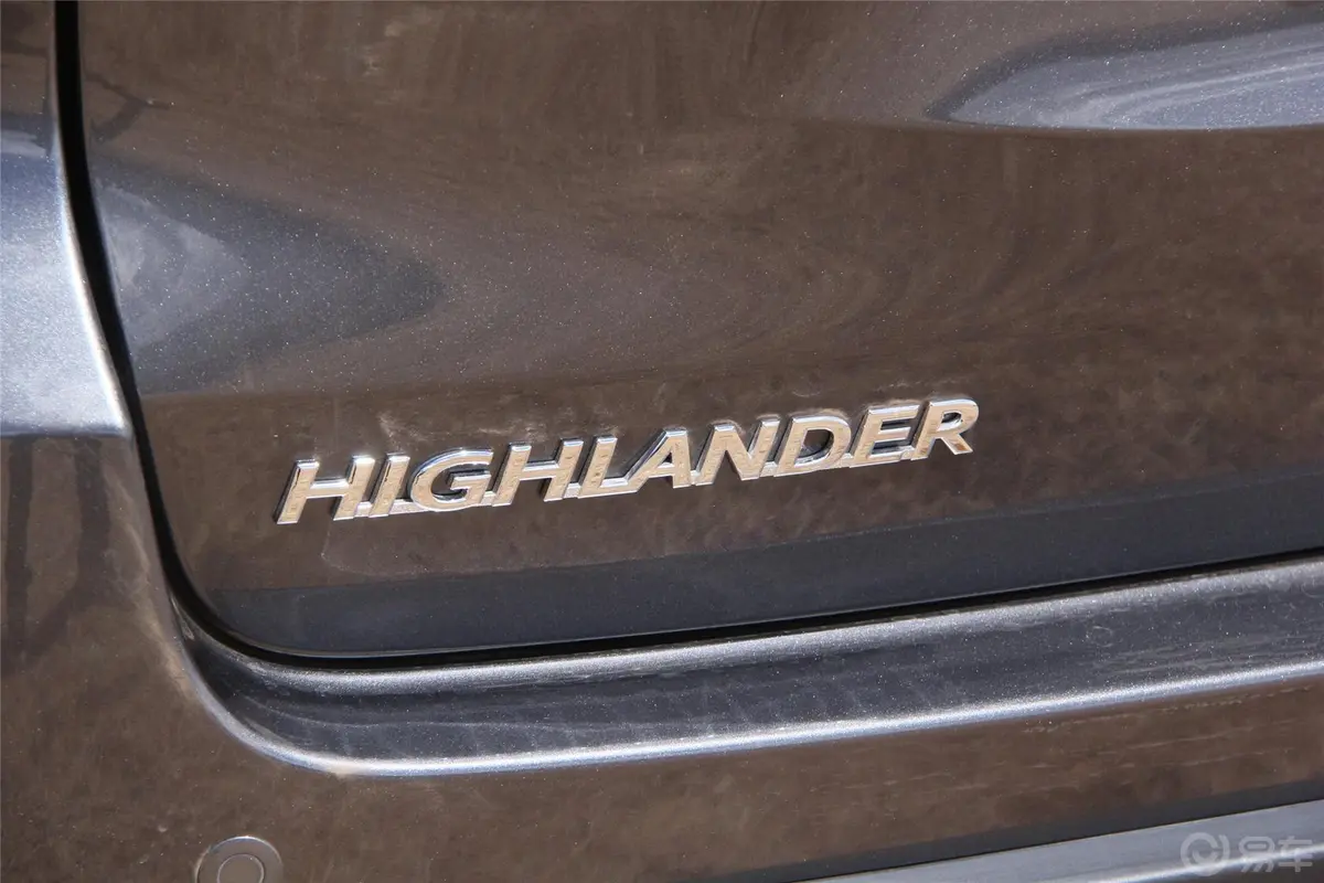 汉兰达3.5L 手自一体 四驱 至尊版 7座尾标