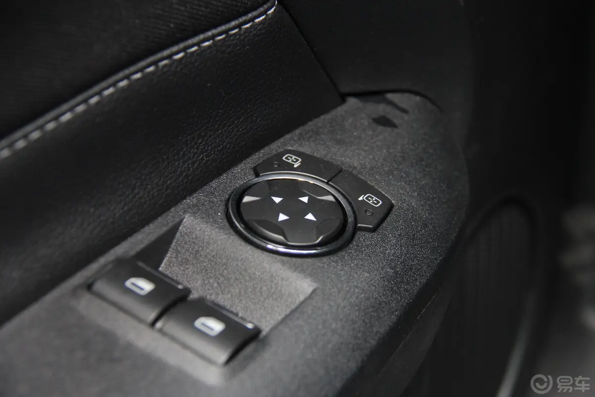 Mustang2.3L 手自一体 运动版 平行进口 美规外后视镜控制键