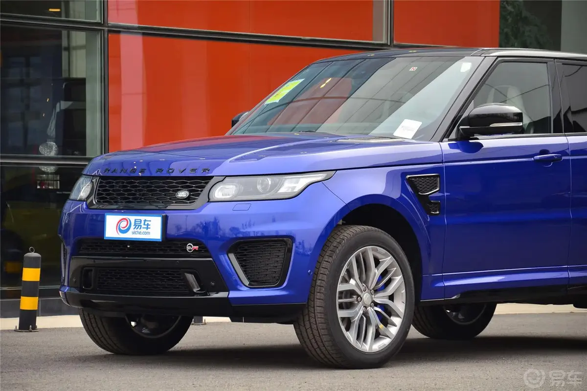 揽胜运动版5.0L SVR 限量版车头局部