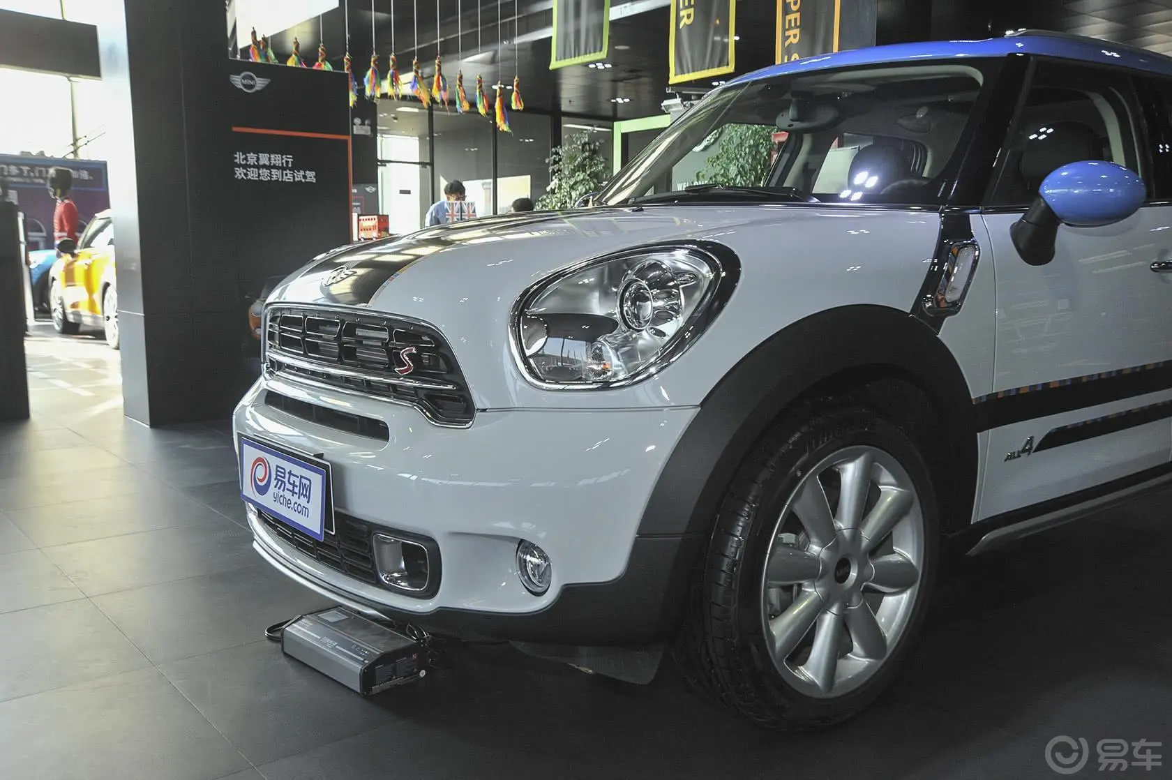 MINI COUNTRYMAN1.6T COOPER S All 4 进藏限量版车头局部