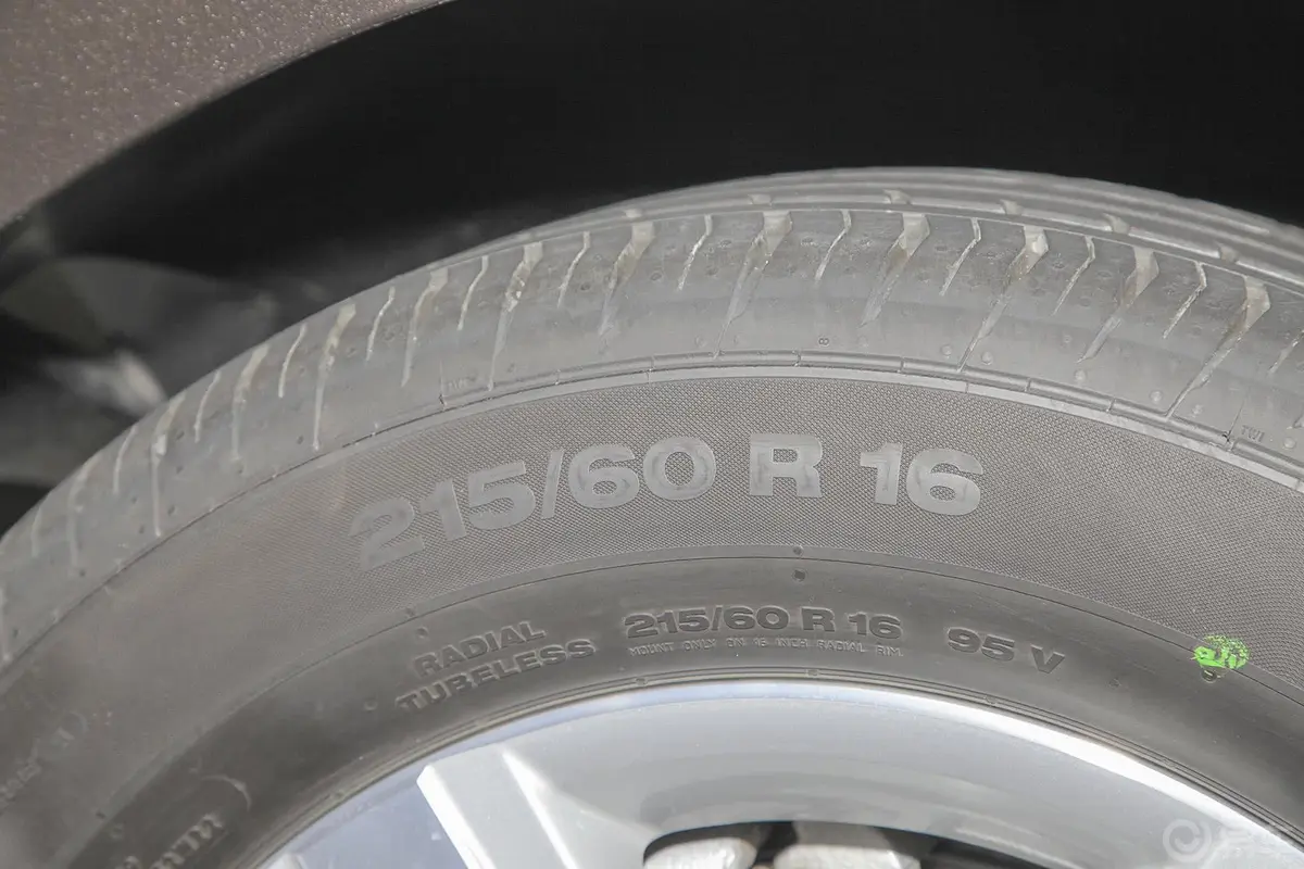 夏朗1.8L TSI 舒适型轮胎规格