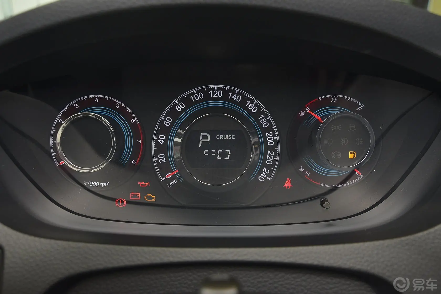 大7 SUV2.2T 自动 两驱 智慧型仪表盘