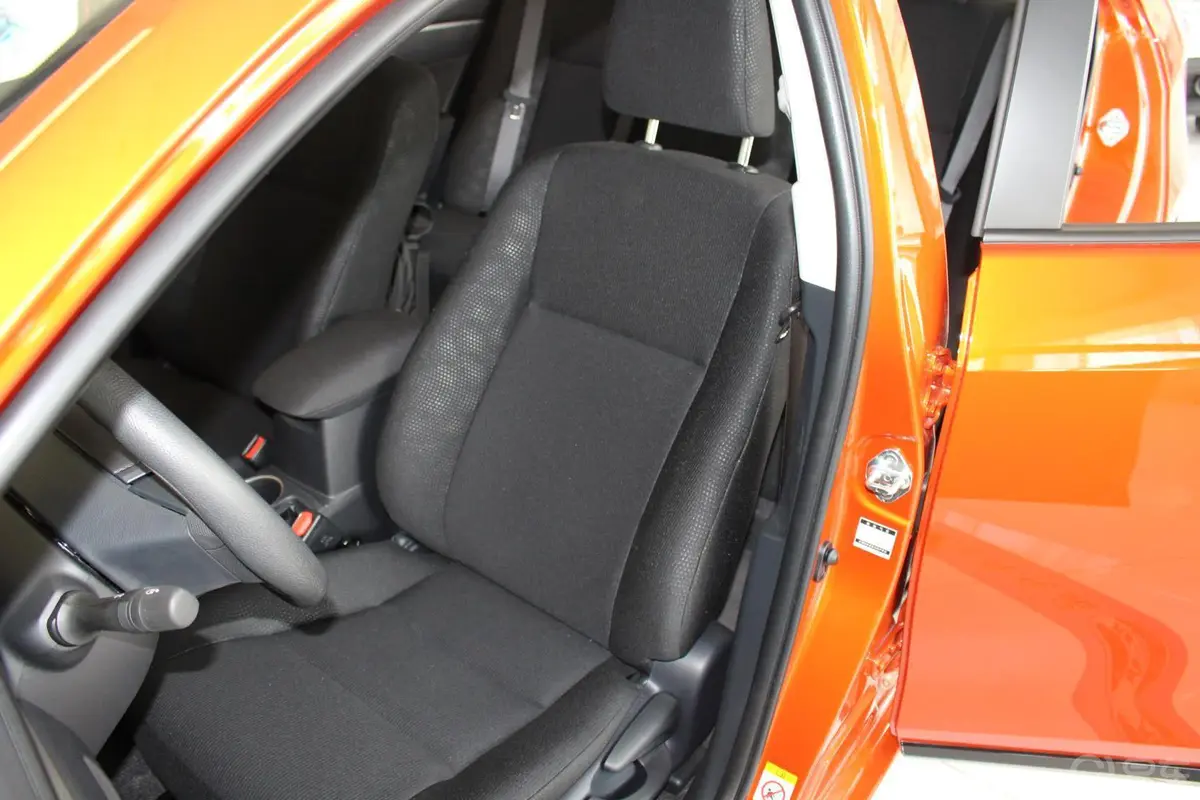 雷凌1.6G CVT 橙色限量版驾驶员座椅
