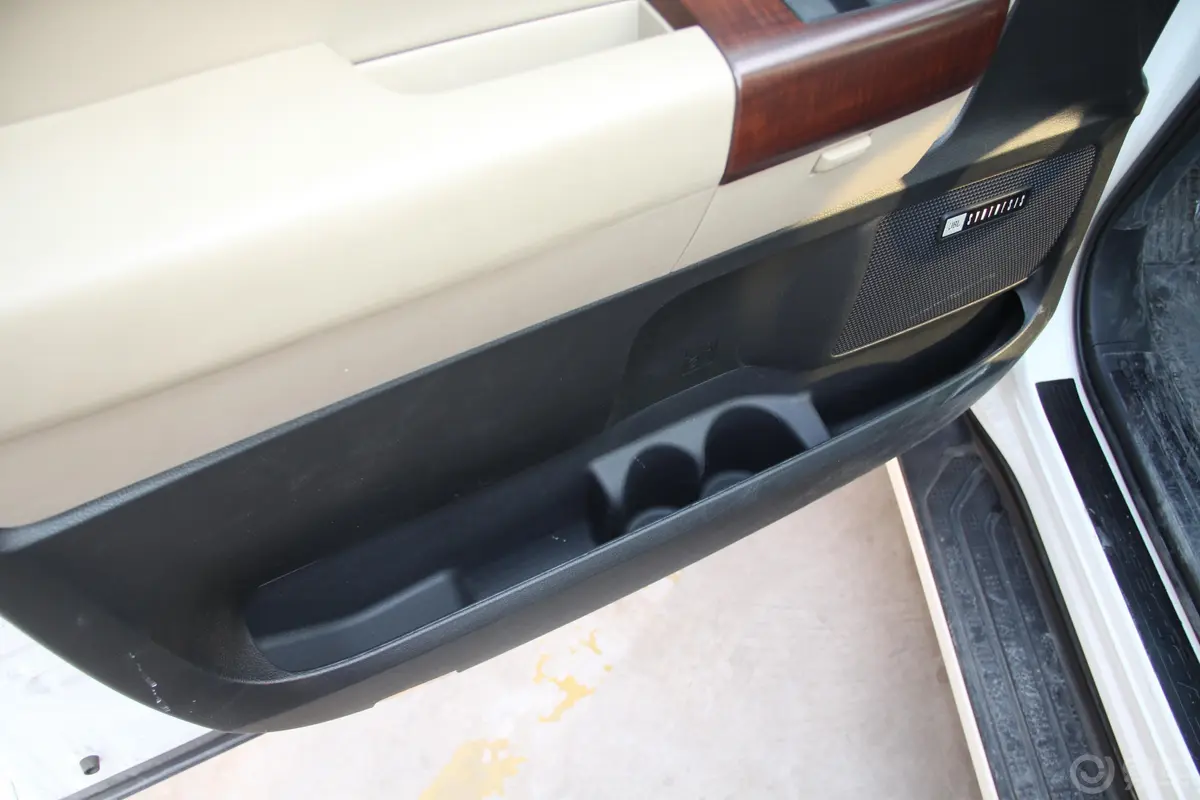 红杉5700中东 白金版 平行进口驾驶员门储物盒