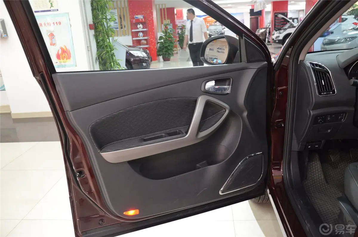 海马S51.6L 手动 智尚型驾驶员侧车门内门板