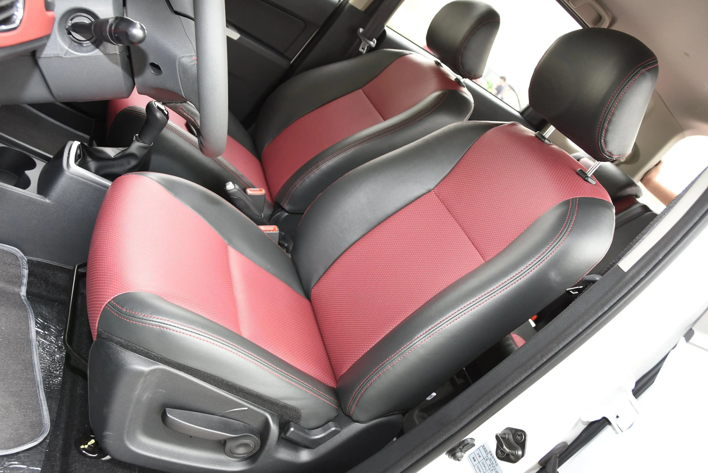 欧力威X6 1.4L 手动 尊享型驾驶员座椅