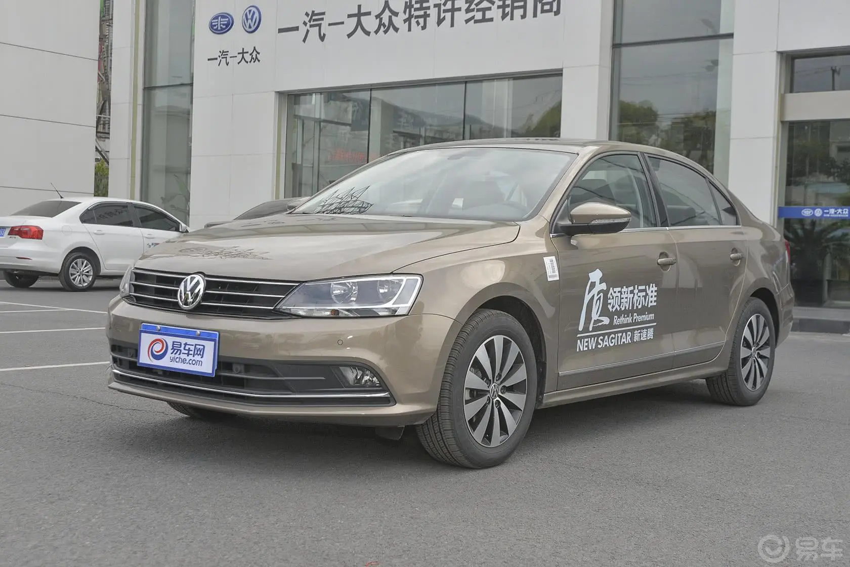 速腾1.4T 双离合 230TSI 豪华型侧前45度车头向左水平