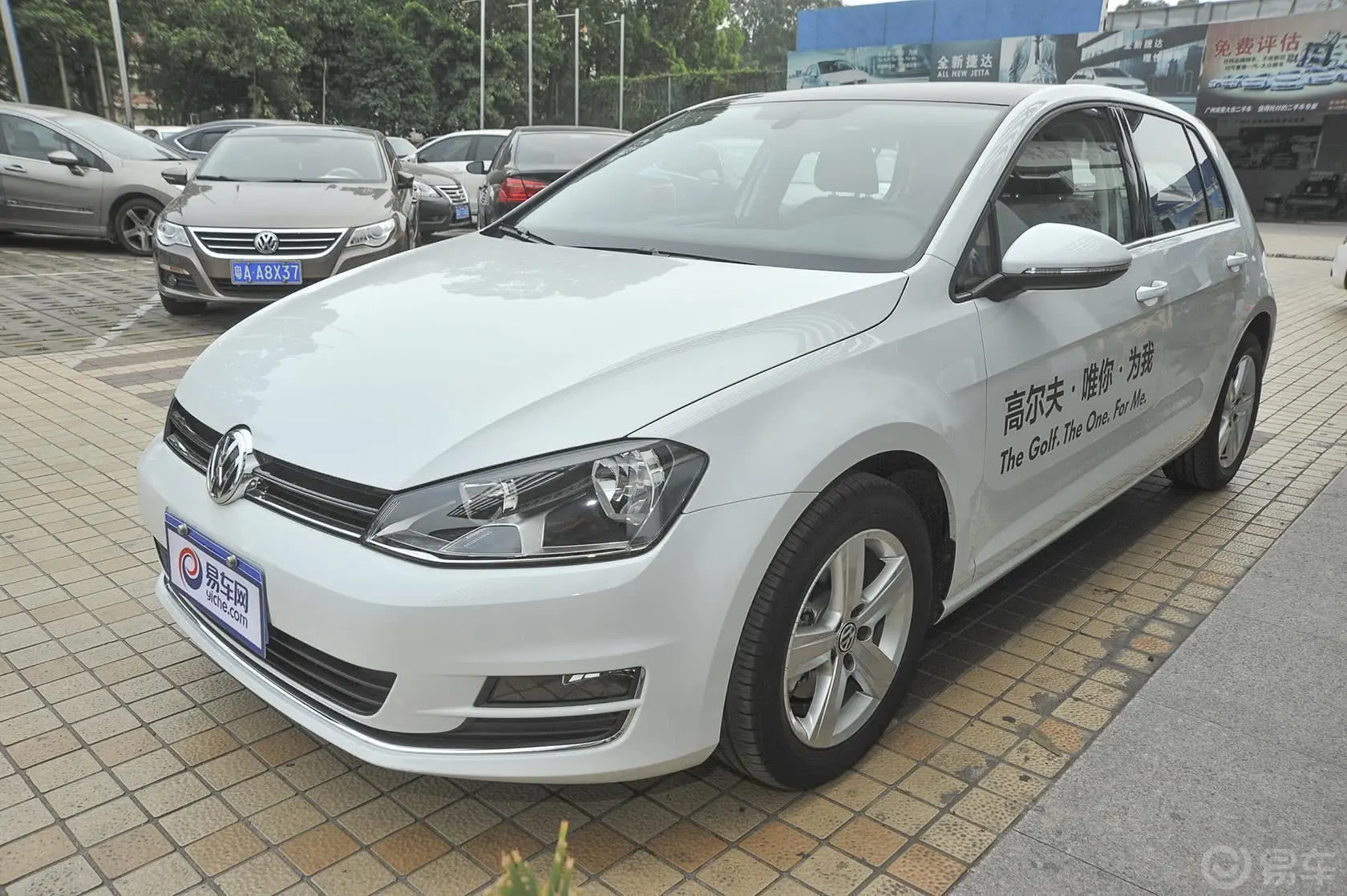 高尔夫1.4TSI 自动豪华型侧前45度车头向左水平