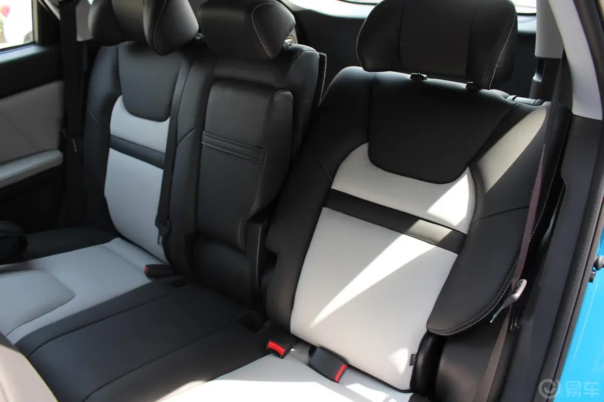 优6 SUV1.8T 智尊型后排座椅