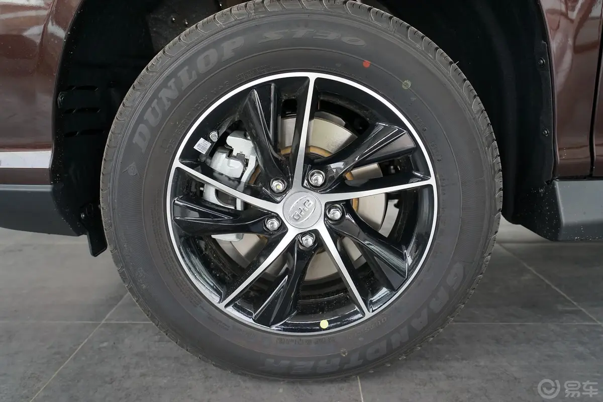 比亚迪S71.5T 手动 尊贵型 7座轮圈