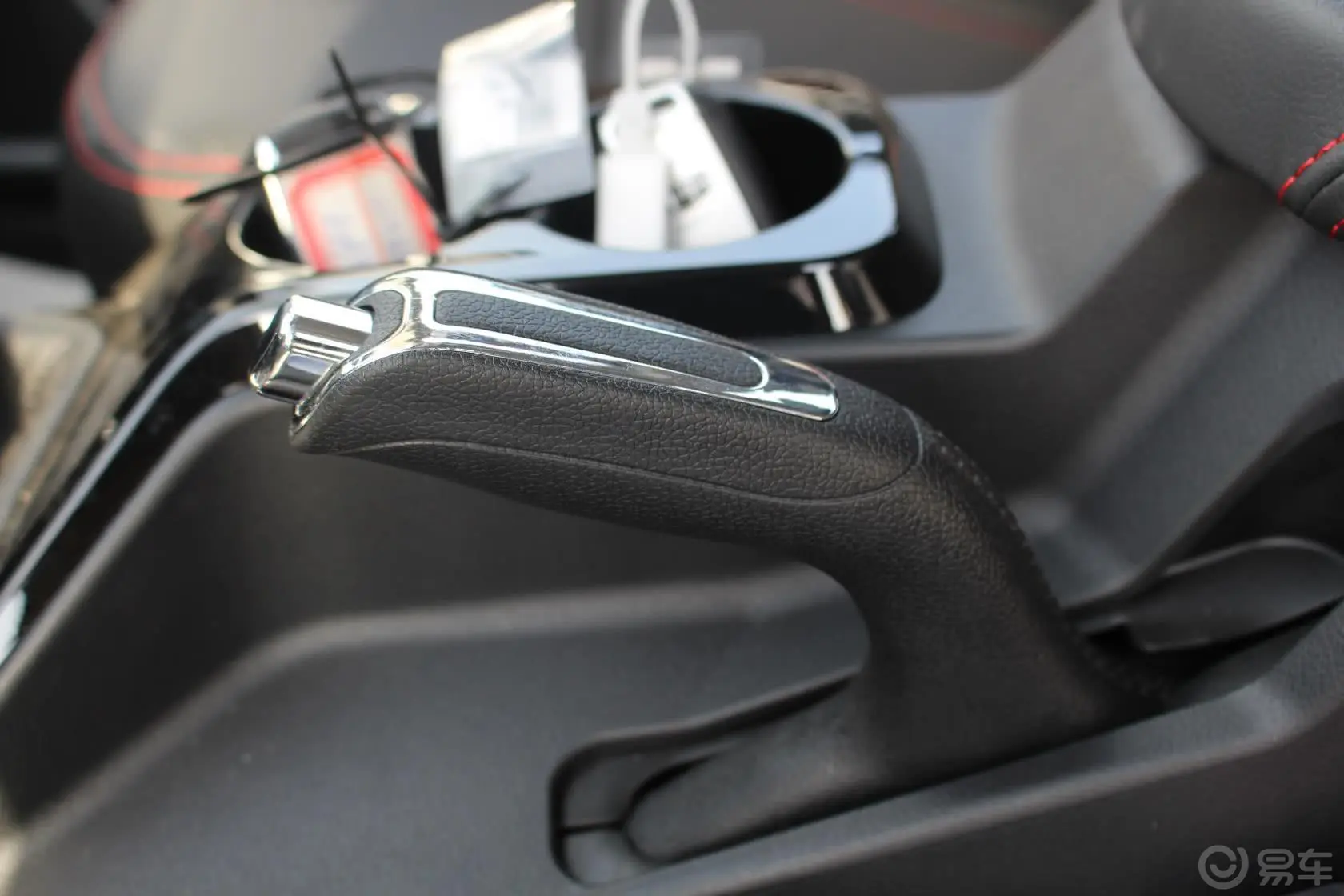 吉利GX7运动版 2.0L 手动 精英型驻车制动（手刹，电子，脚刹）