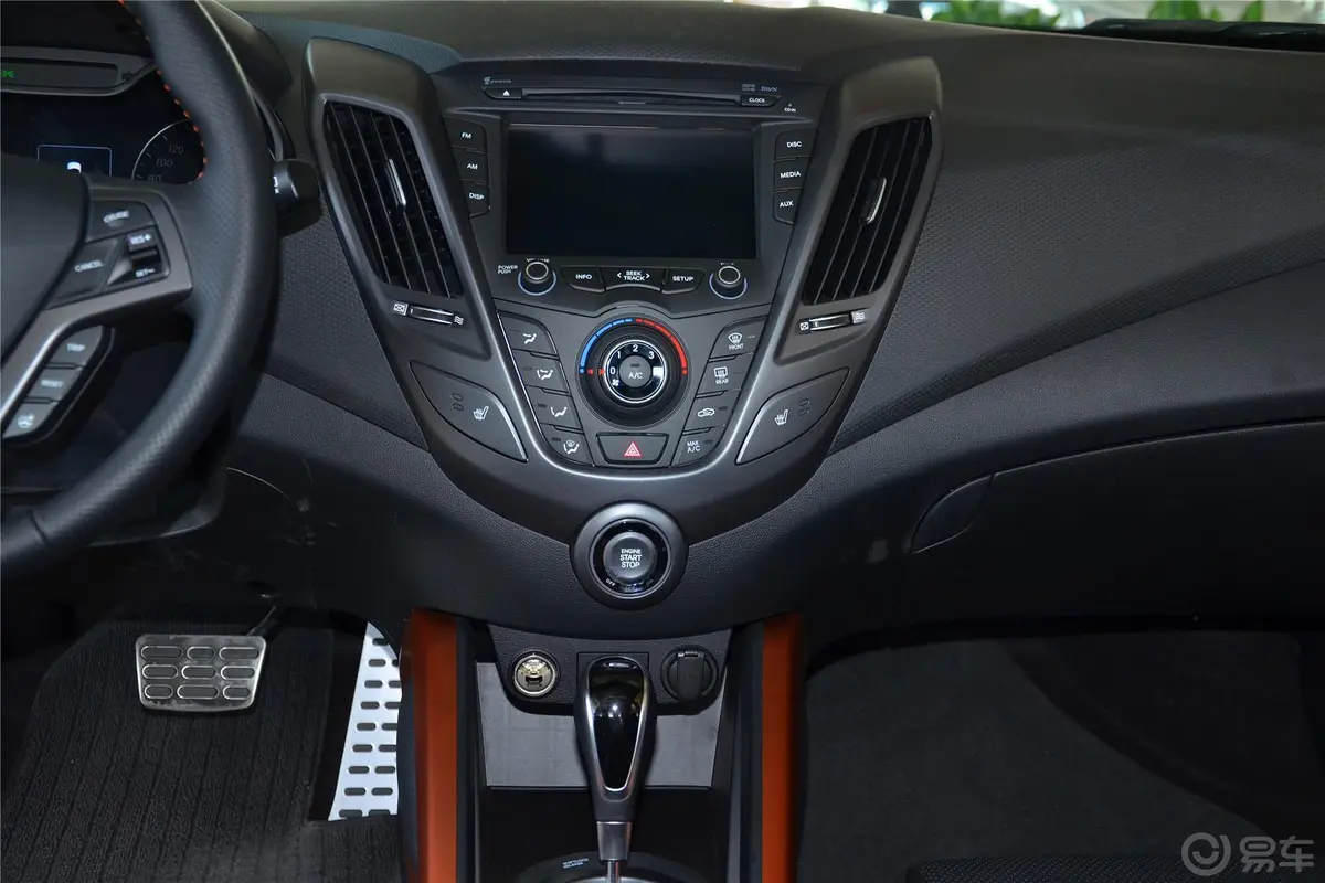 Veloster飞思1.6T 双离合 豪华版中控台整体