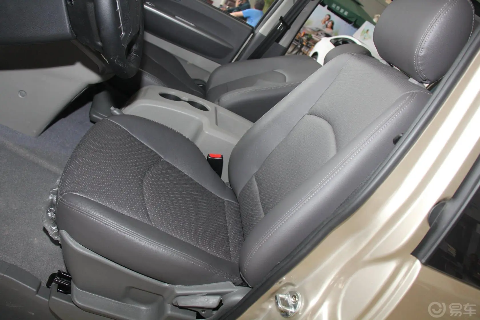 菱智M5-Q7系列 2.0L 手动 7座 豪华型 加长轴距版驾驶员座椅
