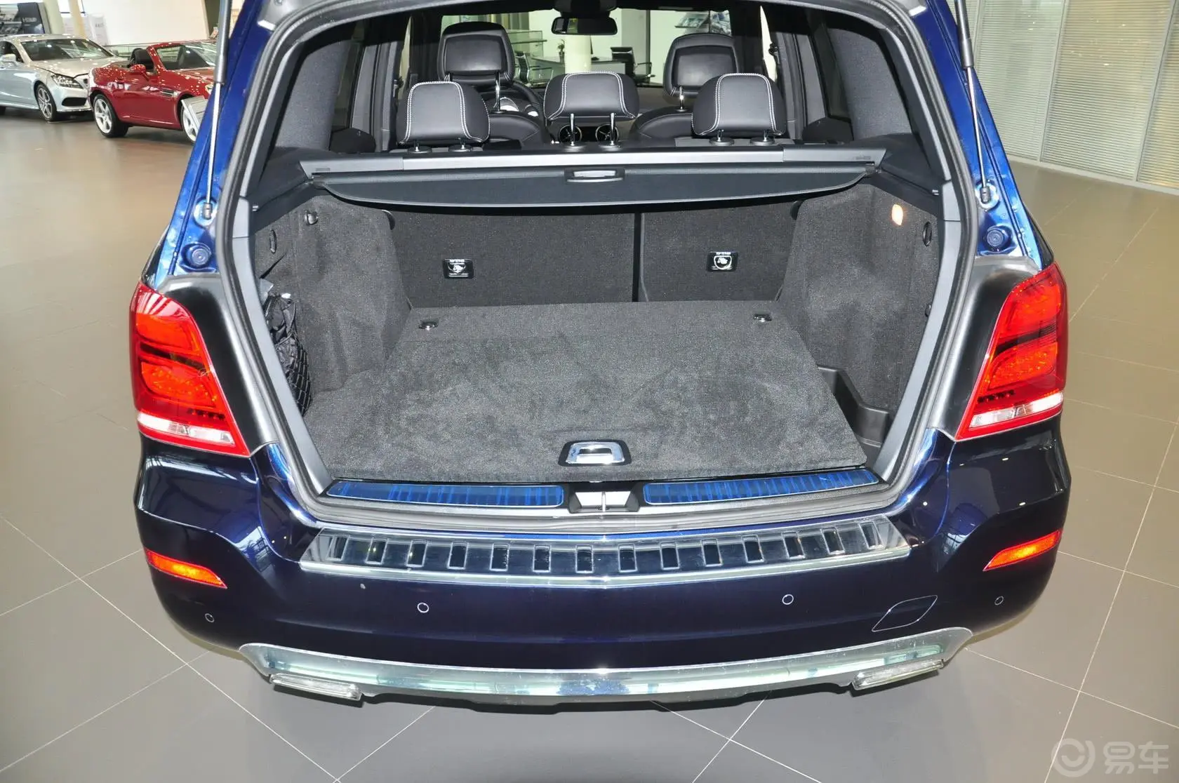 奔驰GLK级GLK 300 3.0L 自动 时尚型 极致版行李箱空间