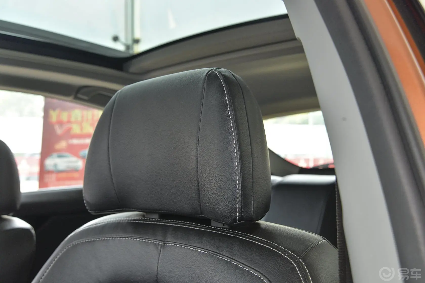 V6菱仕CROSS 1.5L 手动 智尊版驾驶员头枕