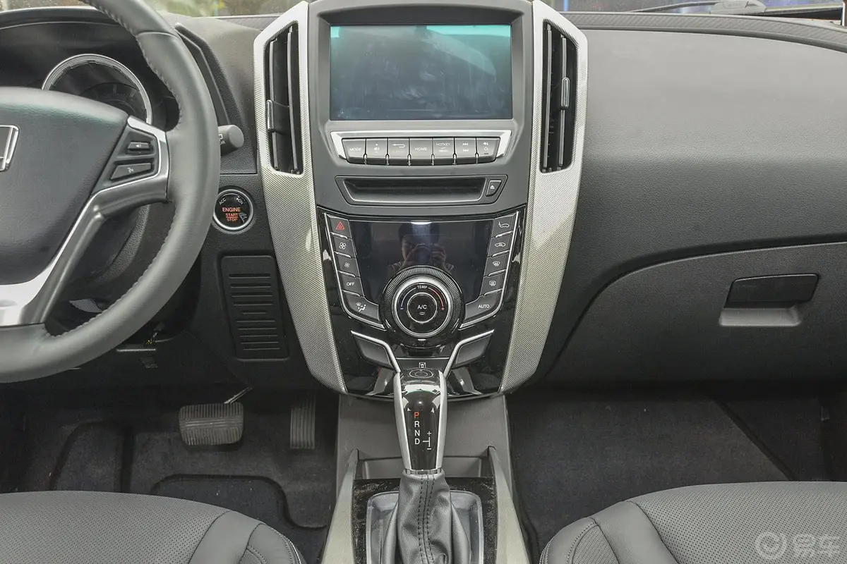 优6 SUV1.8T 智尊型中控台整体