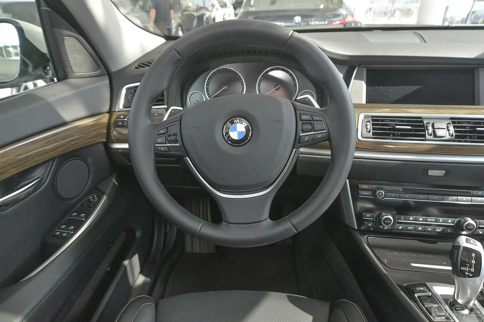 宝马5系GT535i 豪华型驾驶位区域