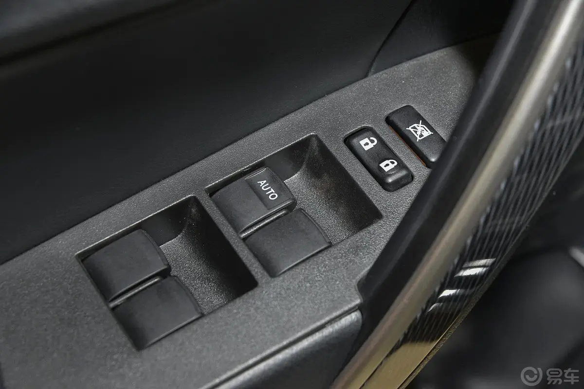 卡罗拉1.6L GL-i 真皮版 CVT车窗升降键