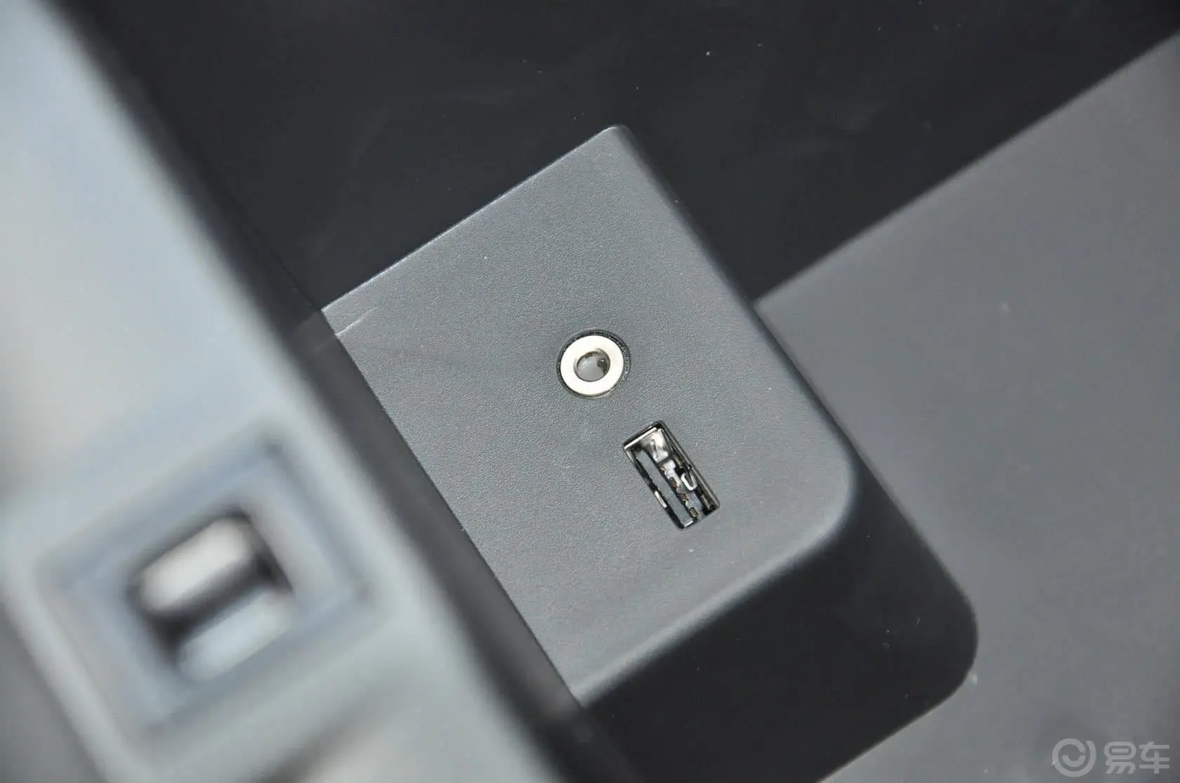 名爵GS 锐腾1.5TGI 自动 两驱 精英型USB接口