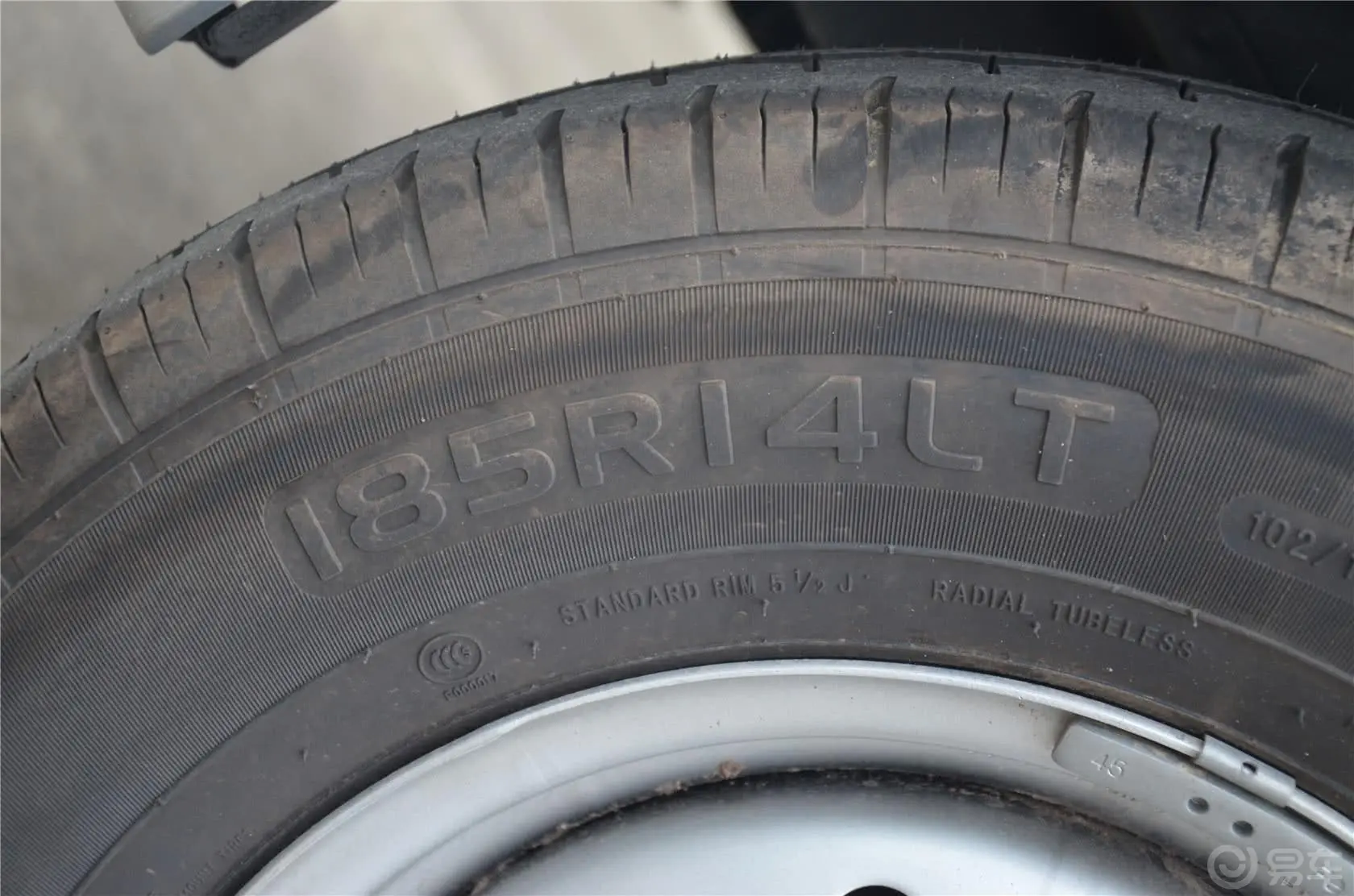 东风小康C311.5L 手动 DK15-06  标准型轮胎规格