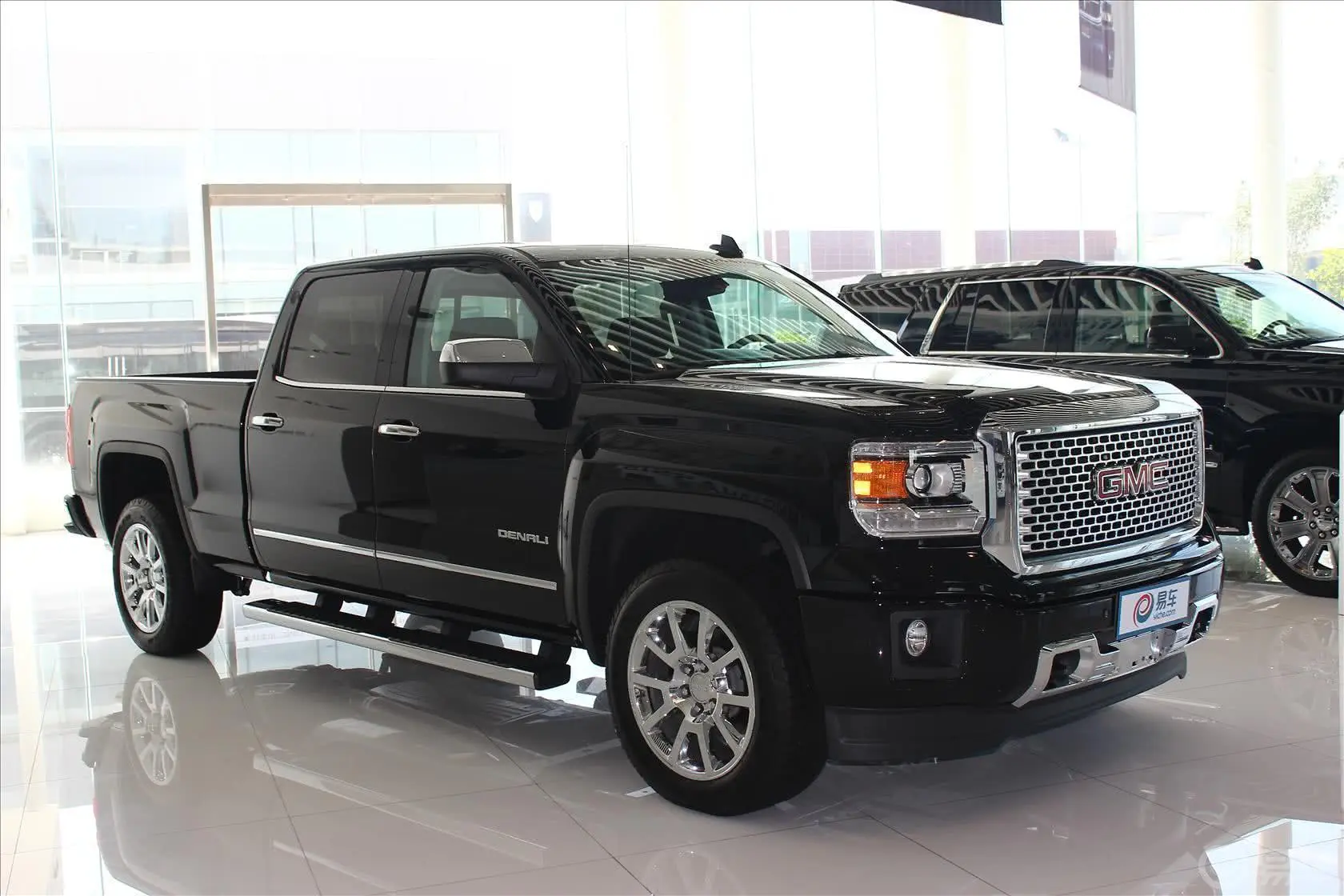 GMC Sierra5.3L 6AT 四驱版外观