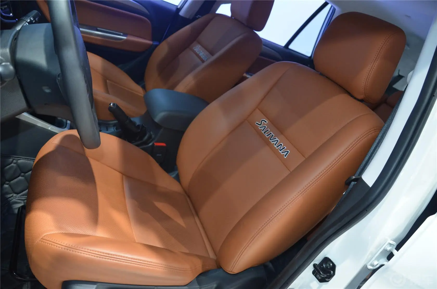 萨瓦纳2.0T 四驱汽油尊享版7座驾驶员座椅