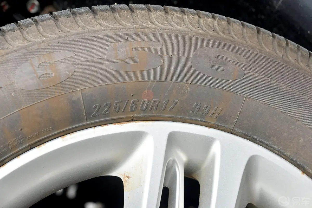 传祺GS52.0L 手自一体  两驱 周年增值版轮胎规格