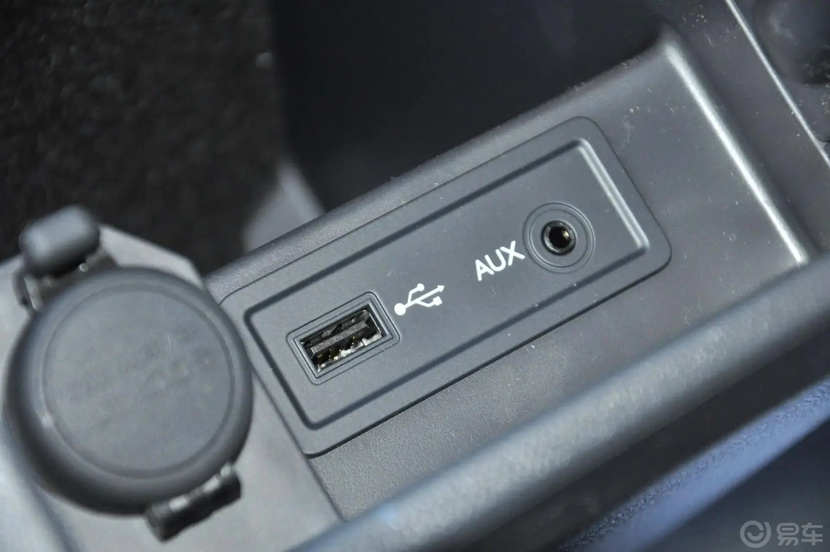 科雷傲(进口)2.0L 两驱 标准版AUX接口
