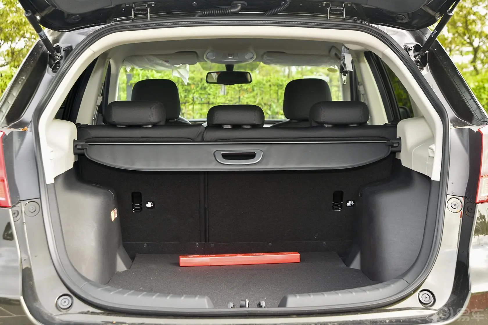 传祺GS5 Super1.8T 双离合 前驱 舒适版行李箱空间