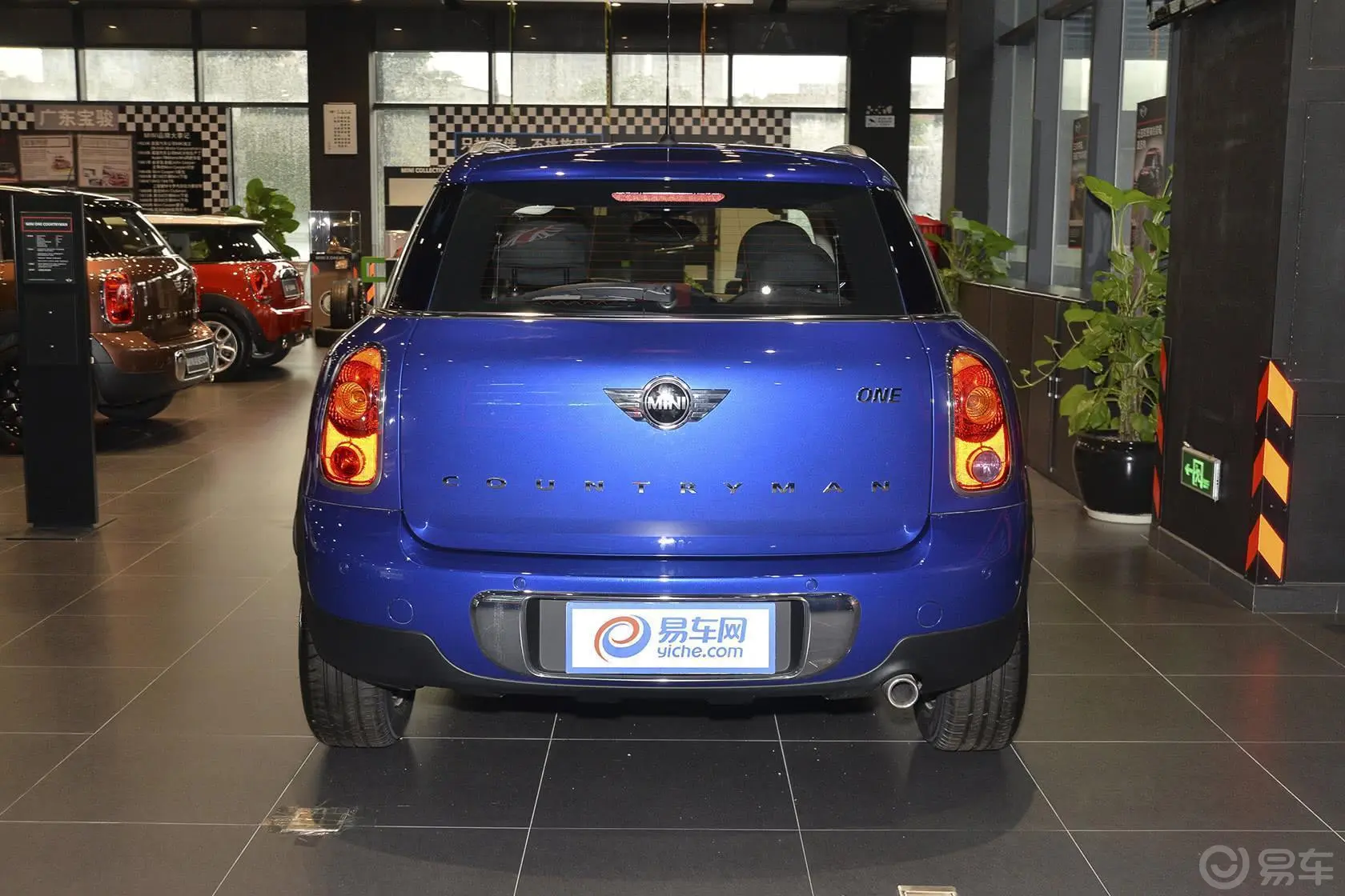 MINI COUNTRYMAN1.6L ONE正后水平