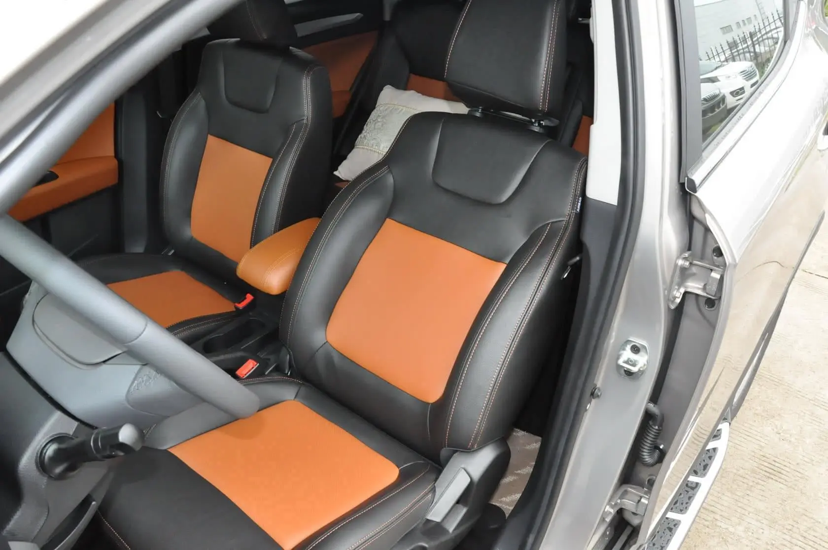 瑞风S31.5L 6MT 豪华智能尊享版驾驶员座椅