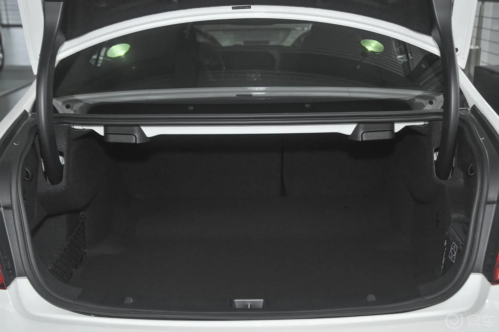 奔驰E级(进口)E320 Coupe行李箱空间