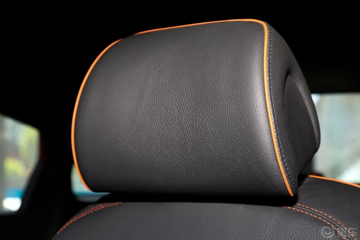 索纳塔1.6T 自动 GLS 智能型驾驶员头枕