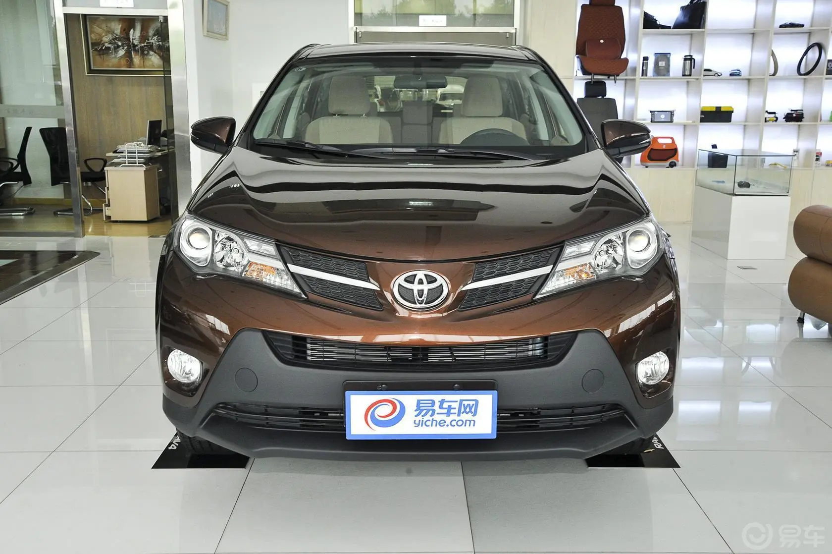 RAV4荣放2.0L 手动 都市版正前水平