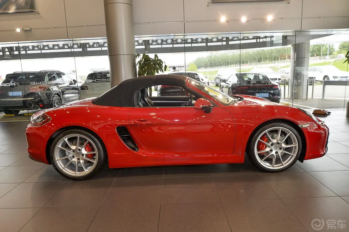 BoxsterBoxster GTS正侧车头向右水平