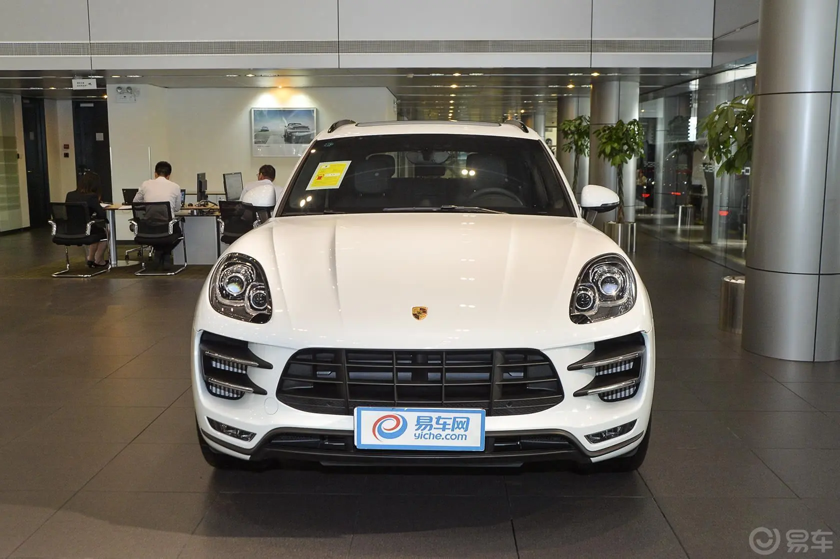 MacanMacan Turbo 3.6T正前水平