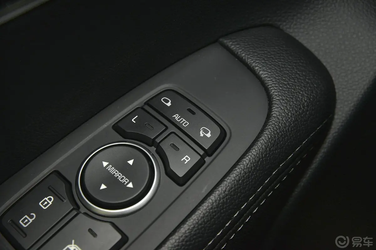 索兰托索兰托L 2.4GDI 汽油 4WD 精英版 五座 国IV外后视镜控制键