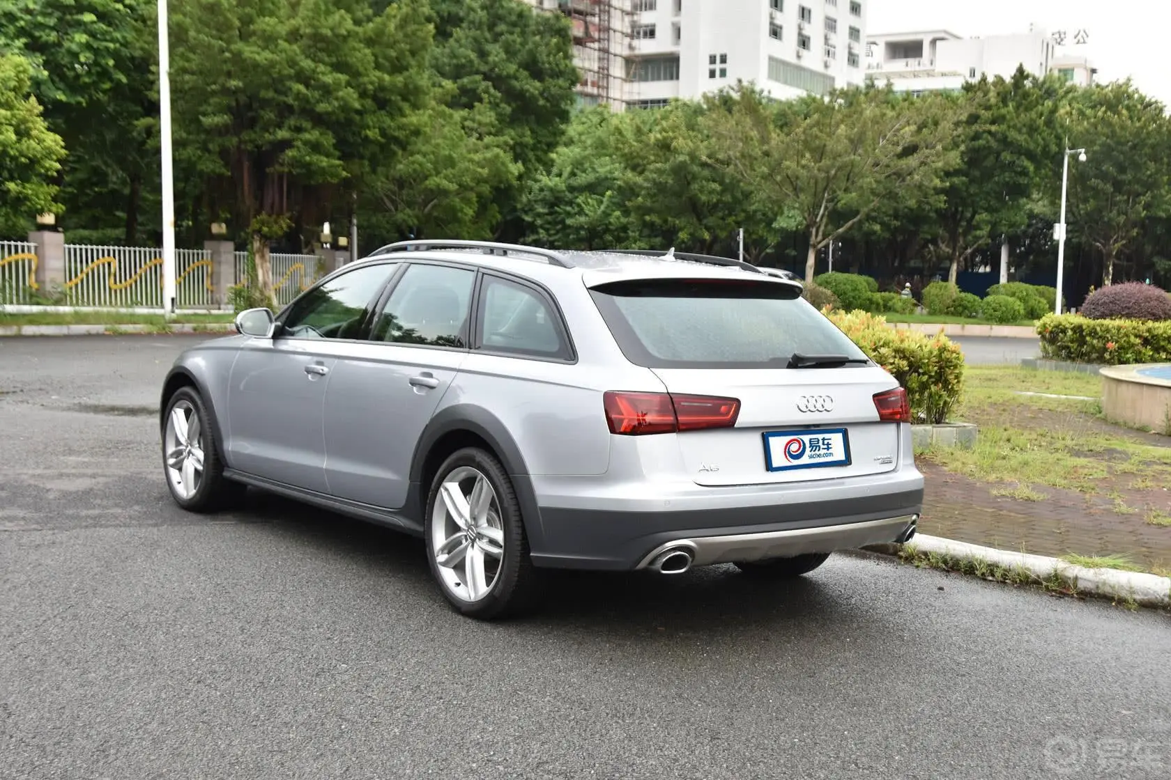 奥迪A6allroad quattro侧后45度车头向左水平