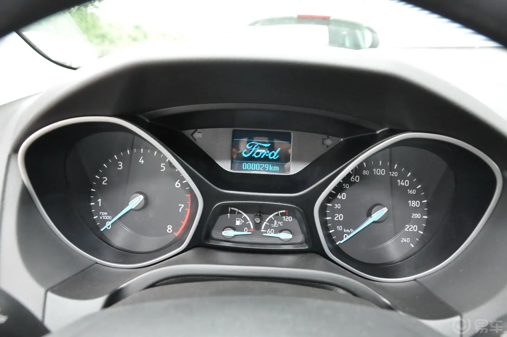福克斯两厢 1.6L 自动舒适型仪表盘背光显示