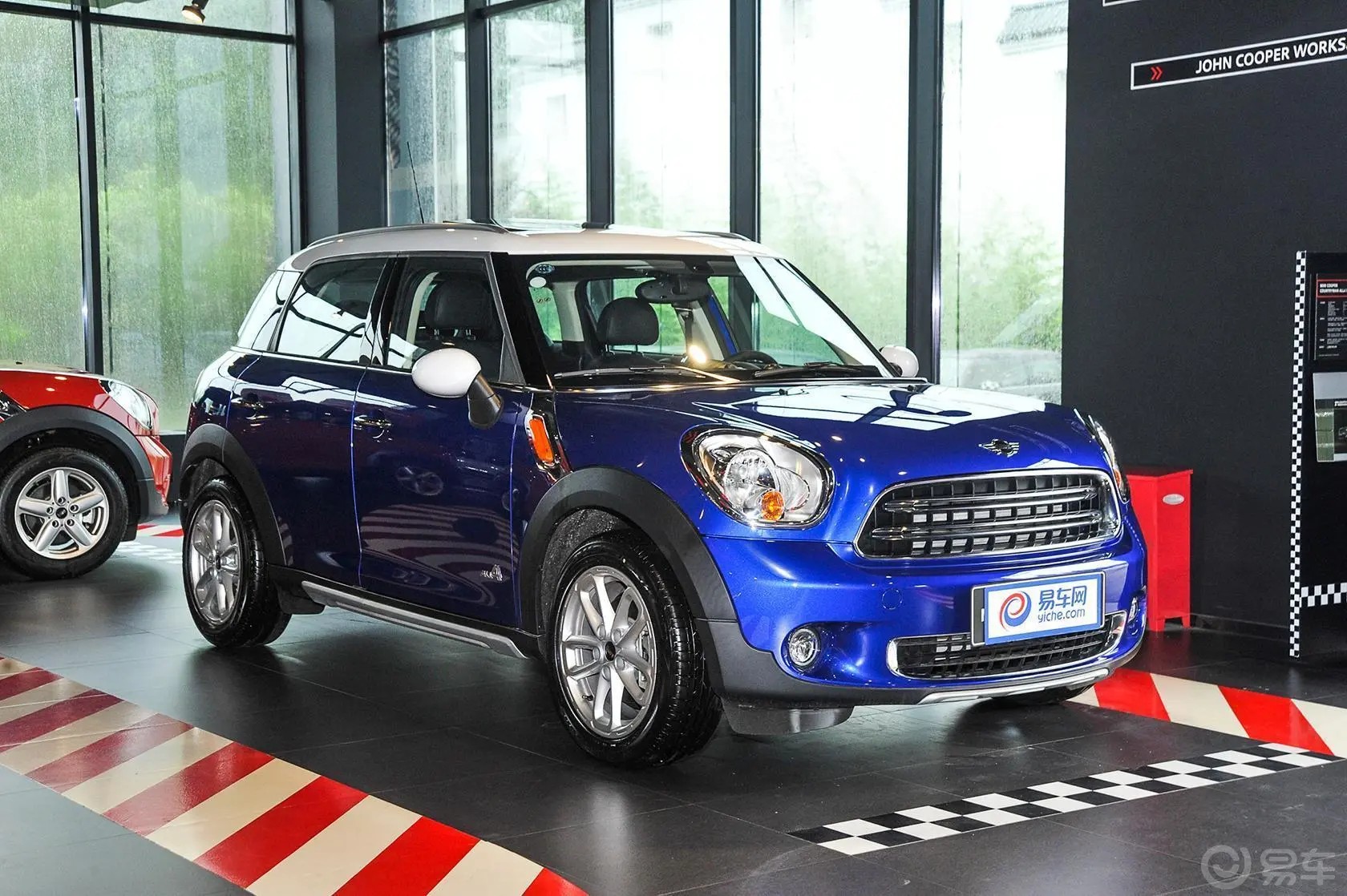 MINI COUNTRYMAN1.6T COOPER All 4 Fun侧前45度车头向右水平